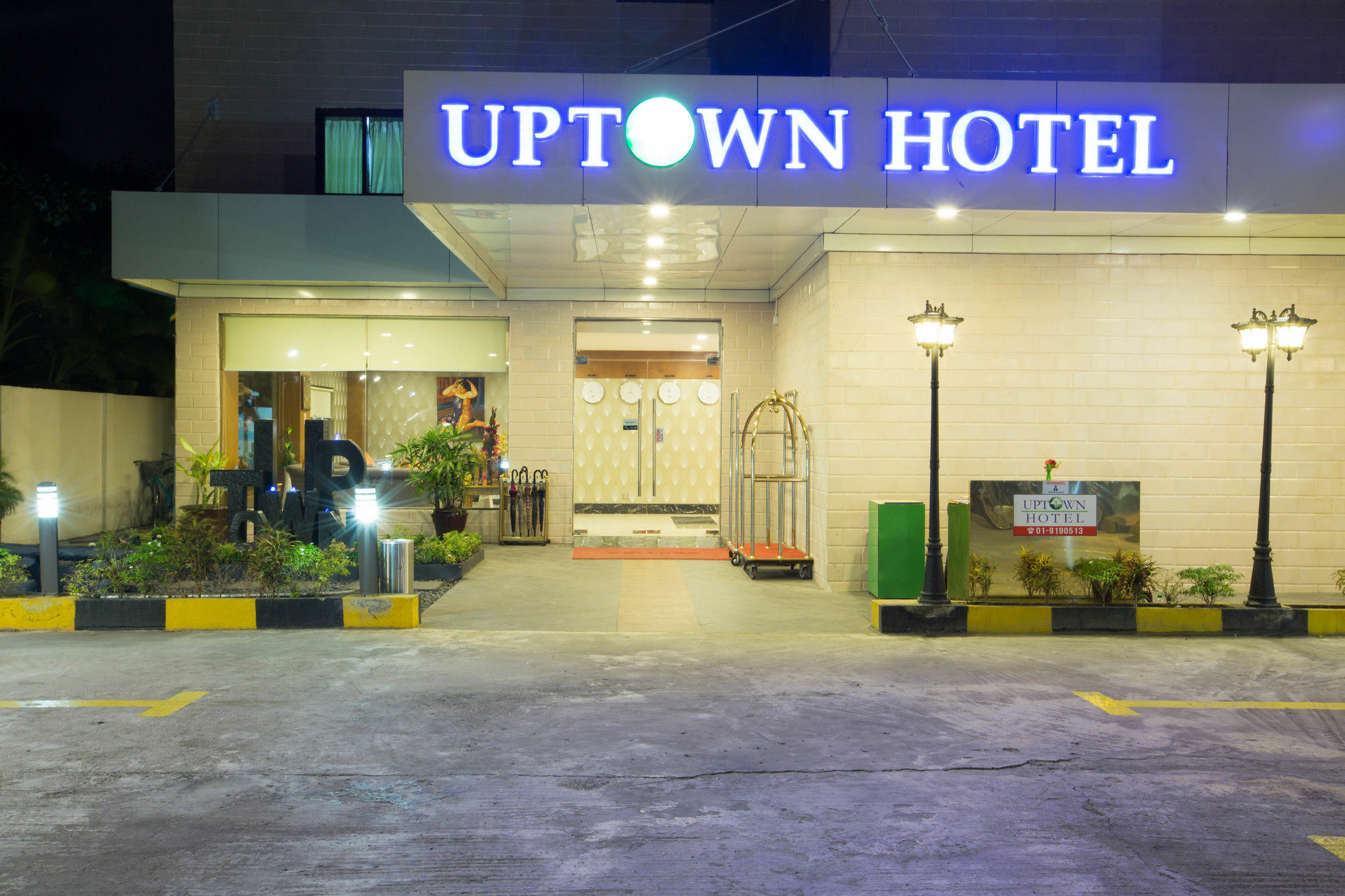 Uptown Hotel Rangun Kültér fotó