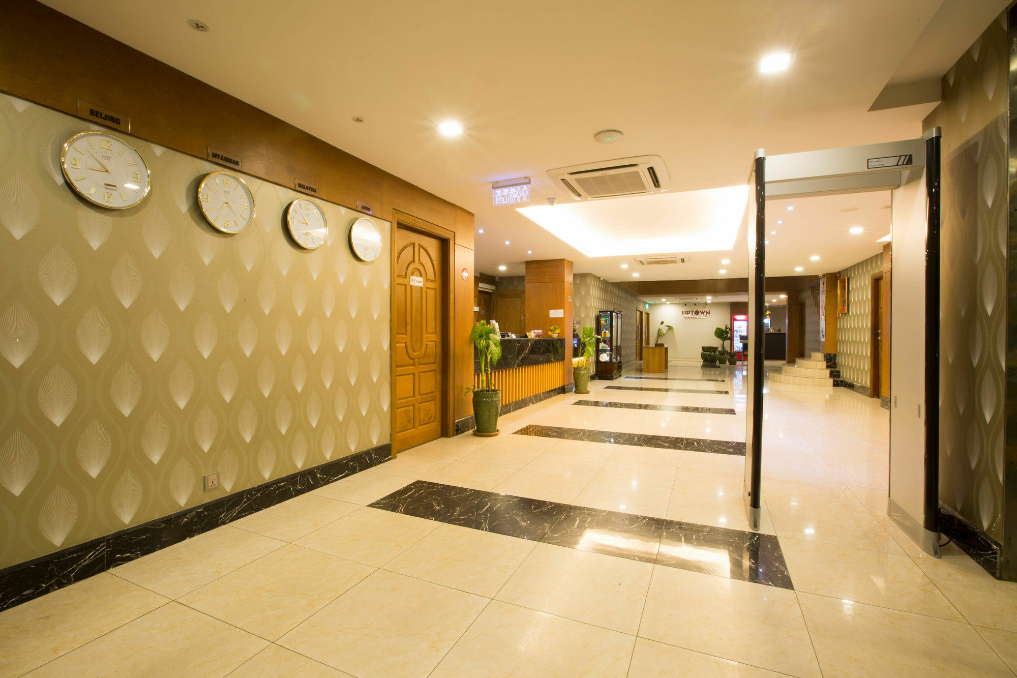 Uptown Hotel Rangun Kültér fotó