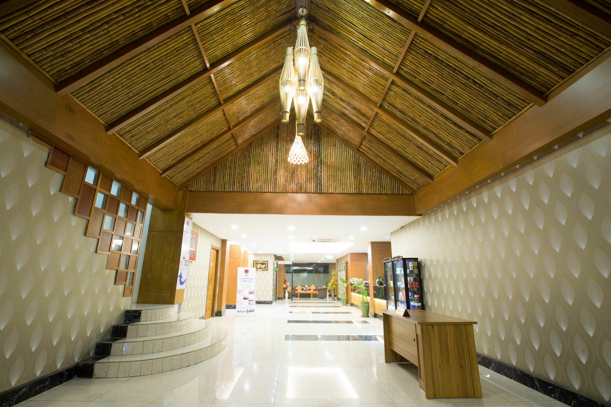 Uptown Hotel Rangun Kültér fotó