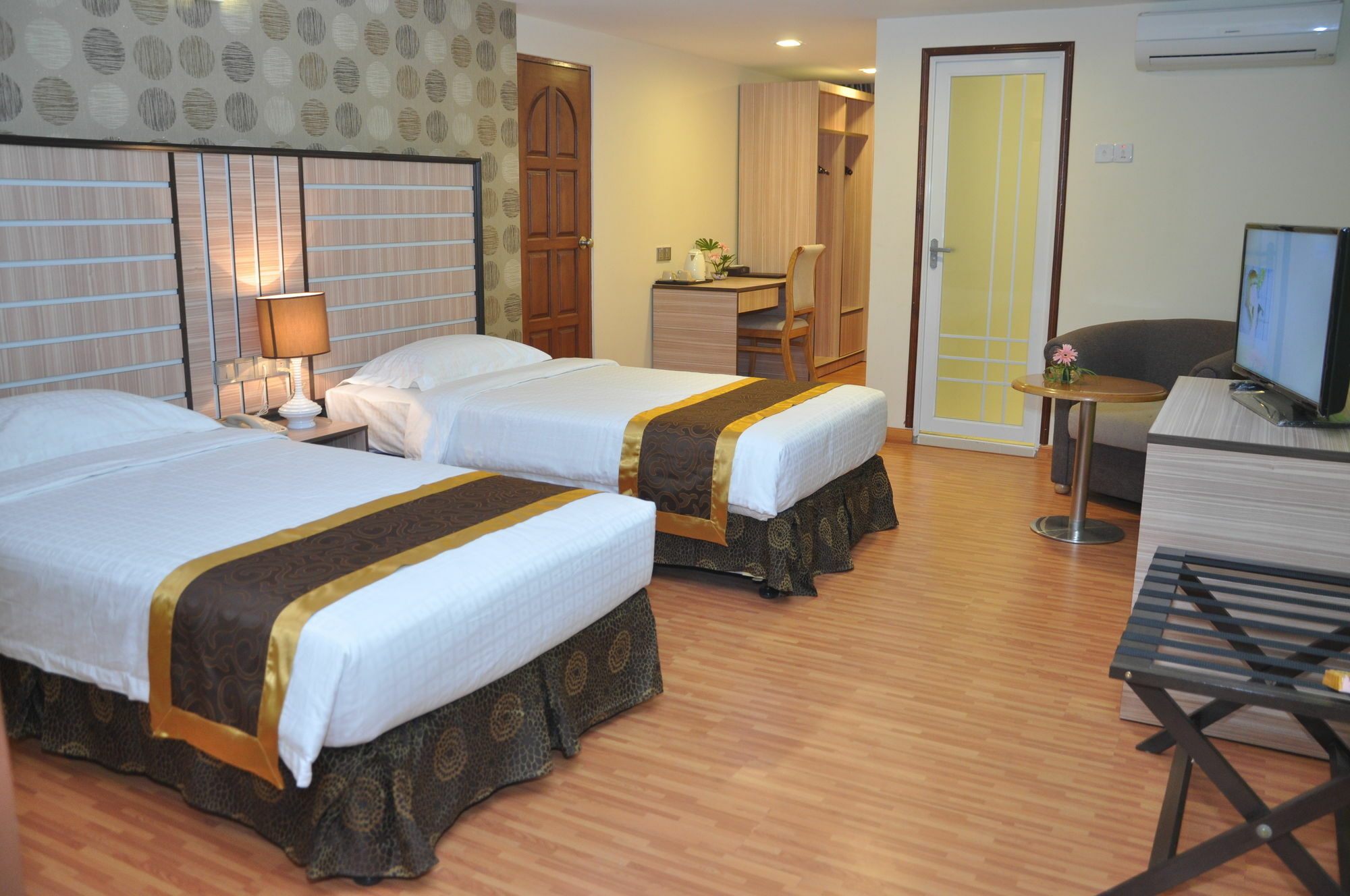Uptown Hotel Rangun Kültér fotó
