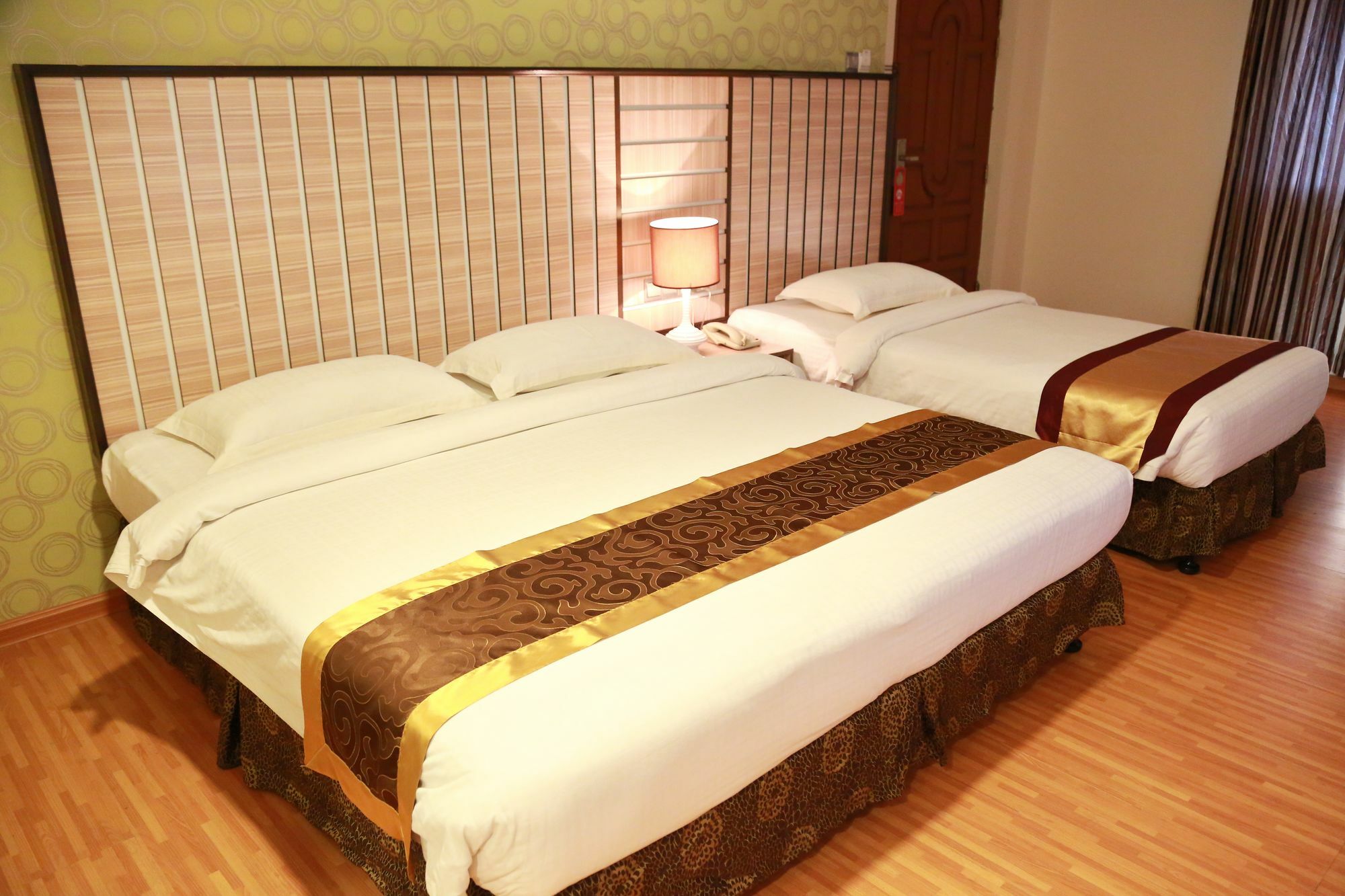 Uptown Hotel Rangun Kültér fotó