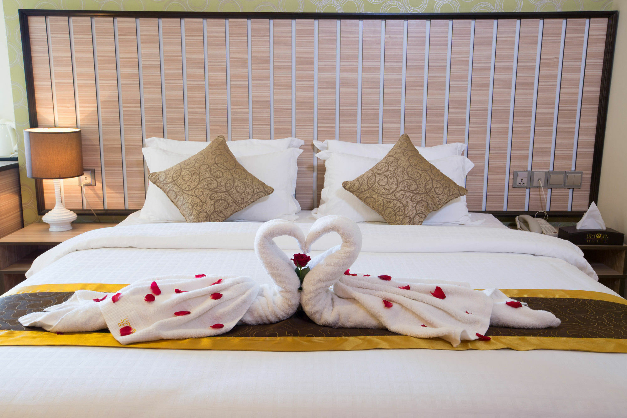 Uptown Hotel Rangun Kültér fotó